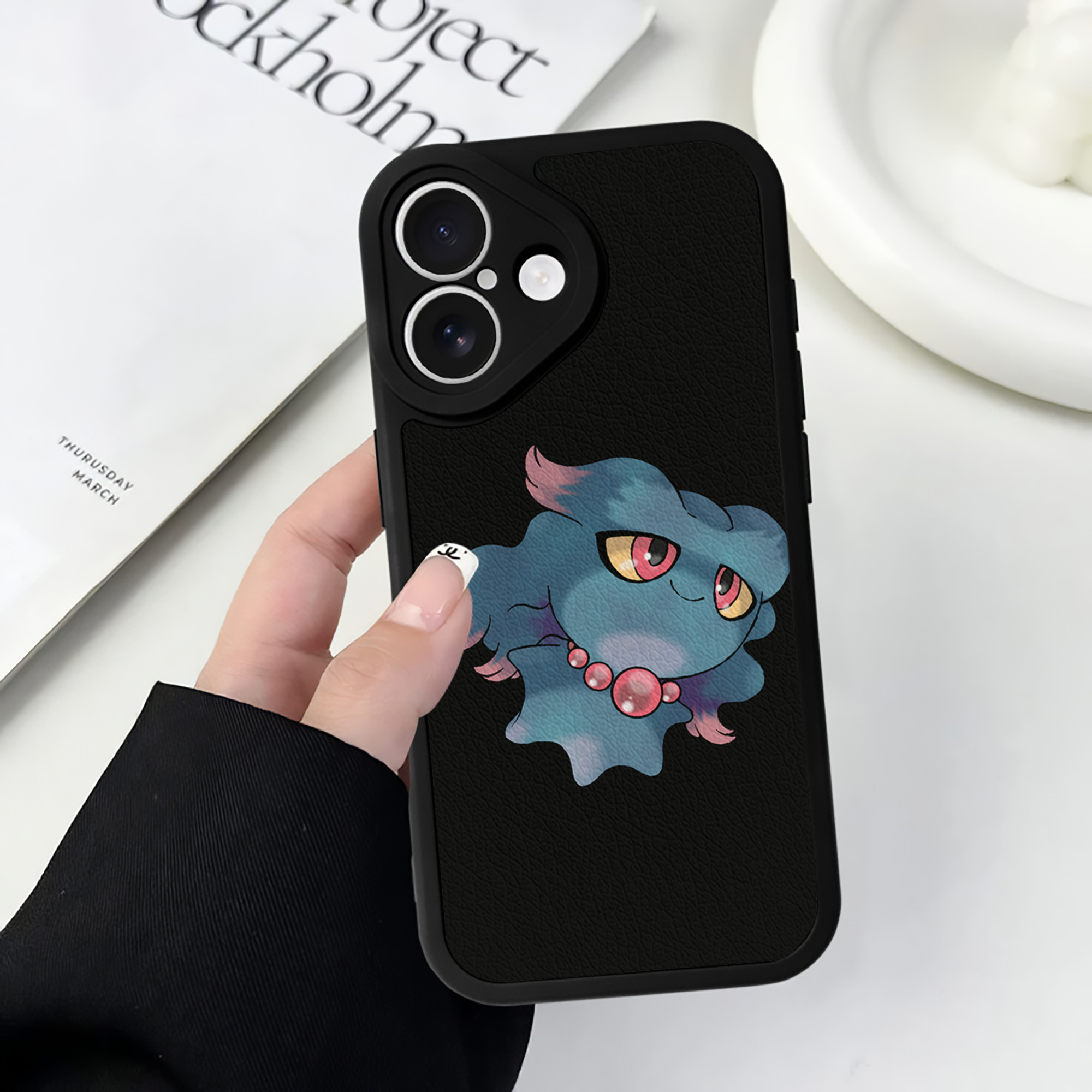 （画像用） ポケットモンスター Pokémon 【iPhone 16シリーズ対応】シリコンスマホケース（レザー調） 材質：シリコン